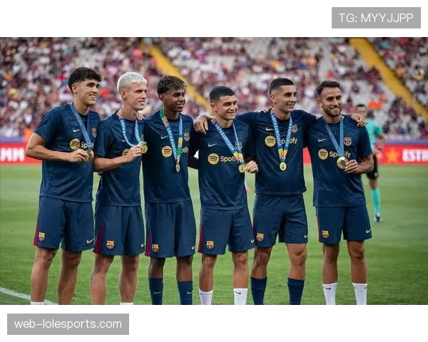 聚焦新一代“古典前腰”：英超的麦迪逊与西甲的佩德里，在不同体系下的生存